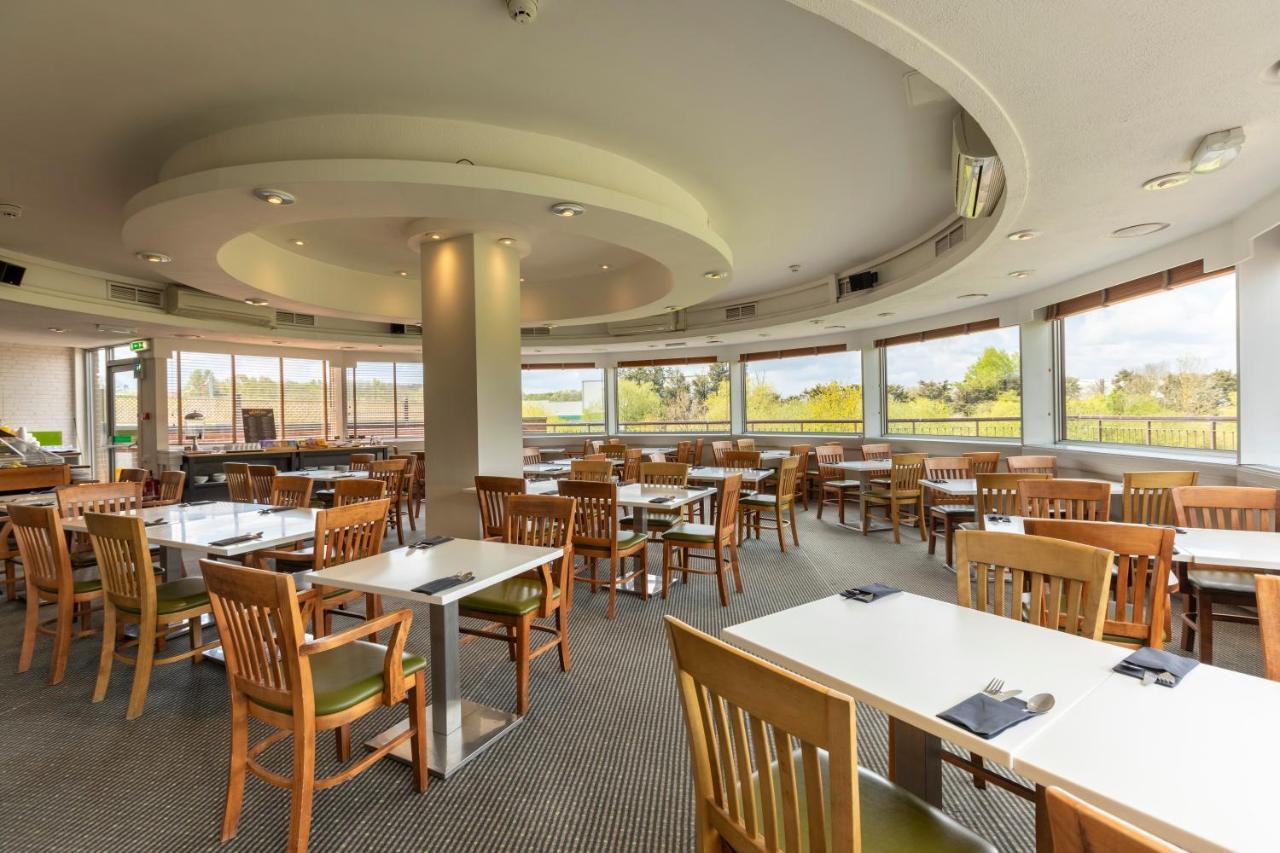 Holiday Inn Basildon By Ihg מראה חיצוני תמונה