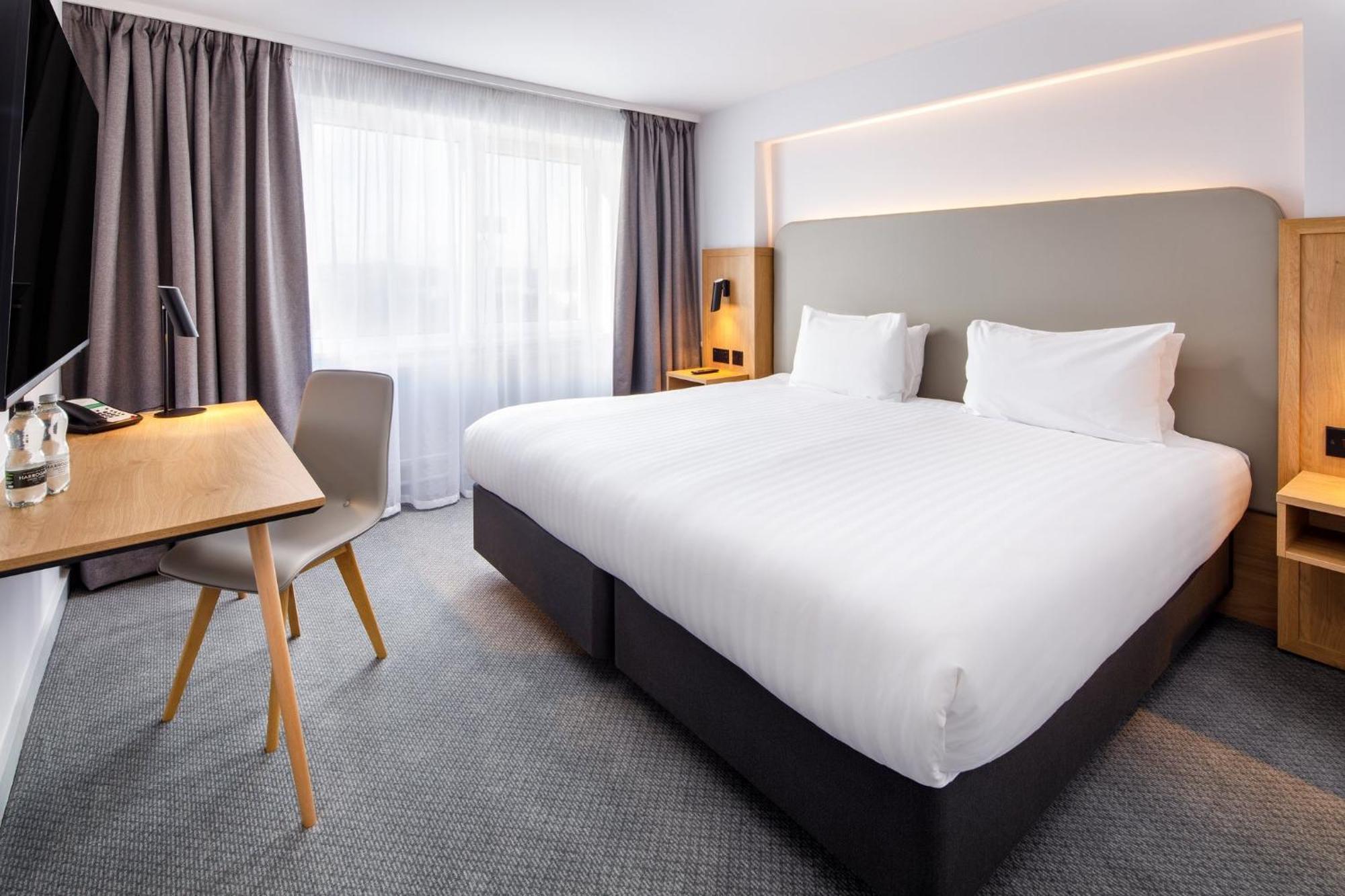 Holiday Inn Basildon By Ihg מראה חיצוני תמונה