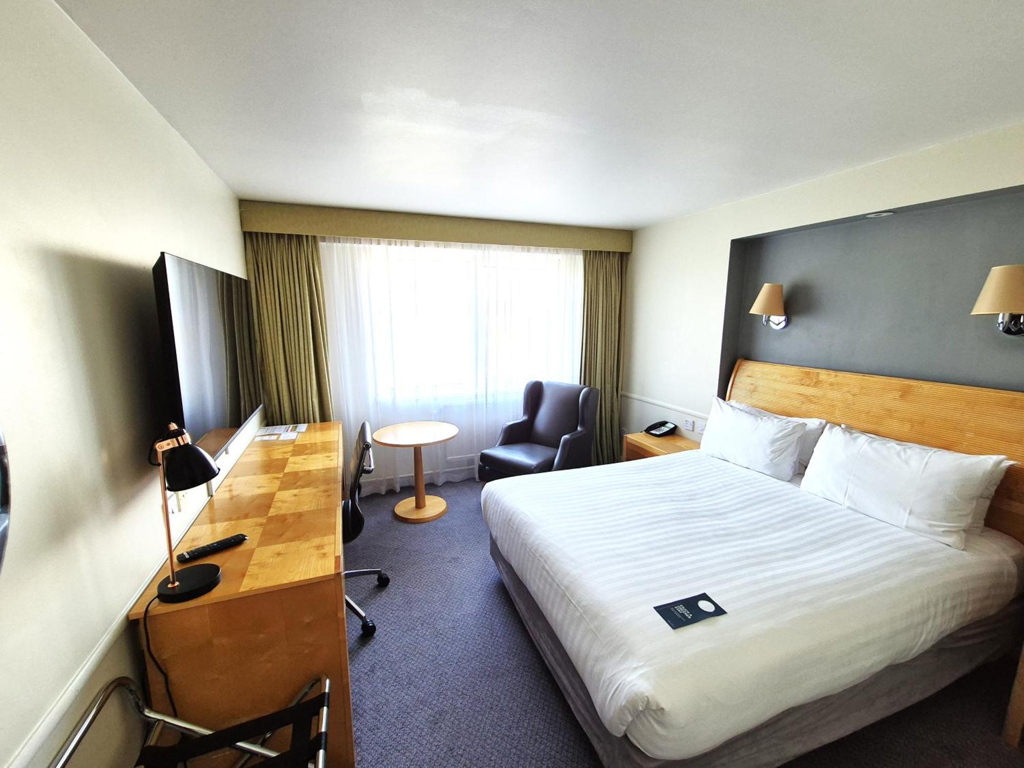 Holiday Inn Basildon By Ihg מראה חיצוני תמונה