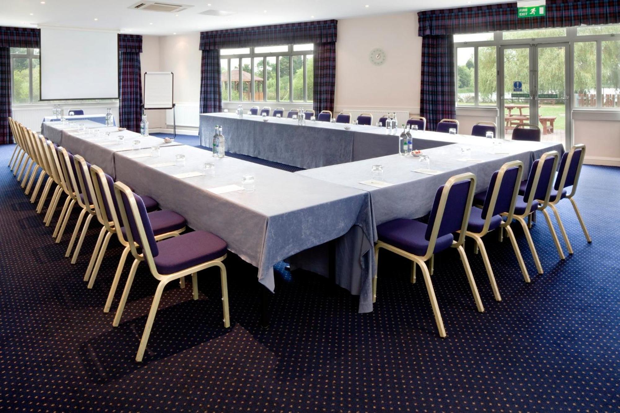 Holiday Inn Basildon By Ihg מראה חיצוני תמונה
