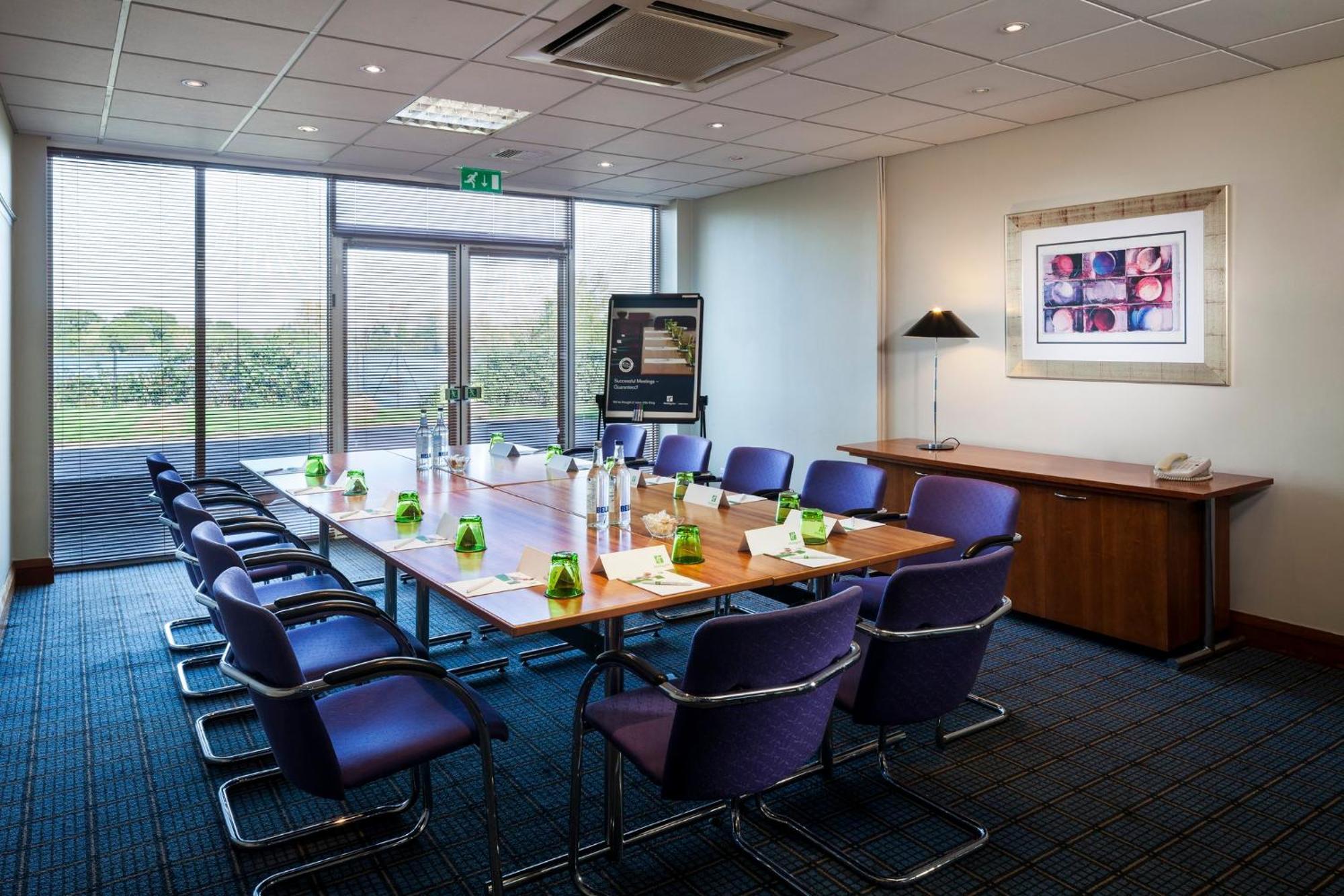 Holiday Inn Basildon By Ihg מראה חיצוני תמונה