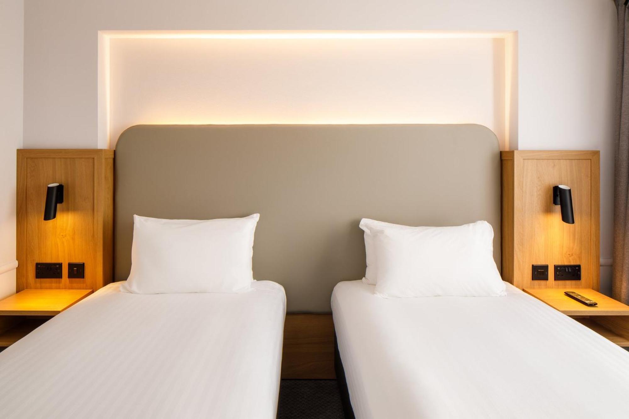 Holiday Inn Basildon By Ihg מראה חיצוני תמונה